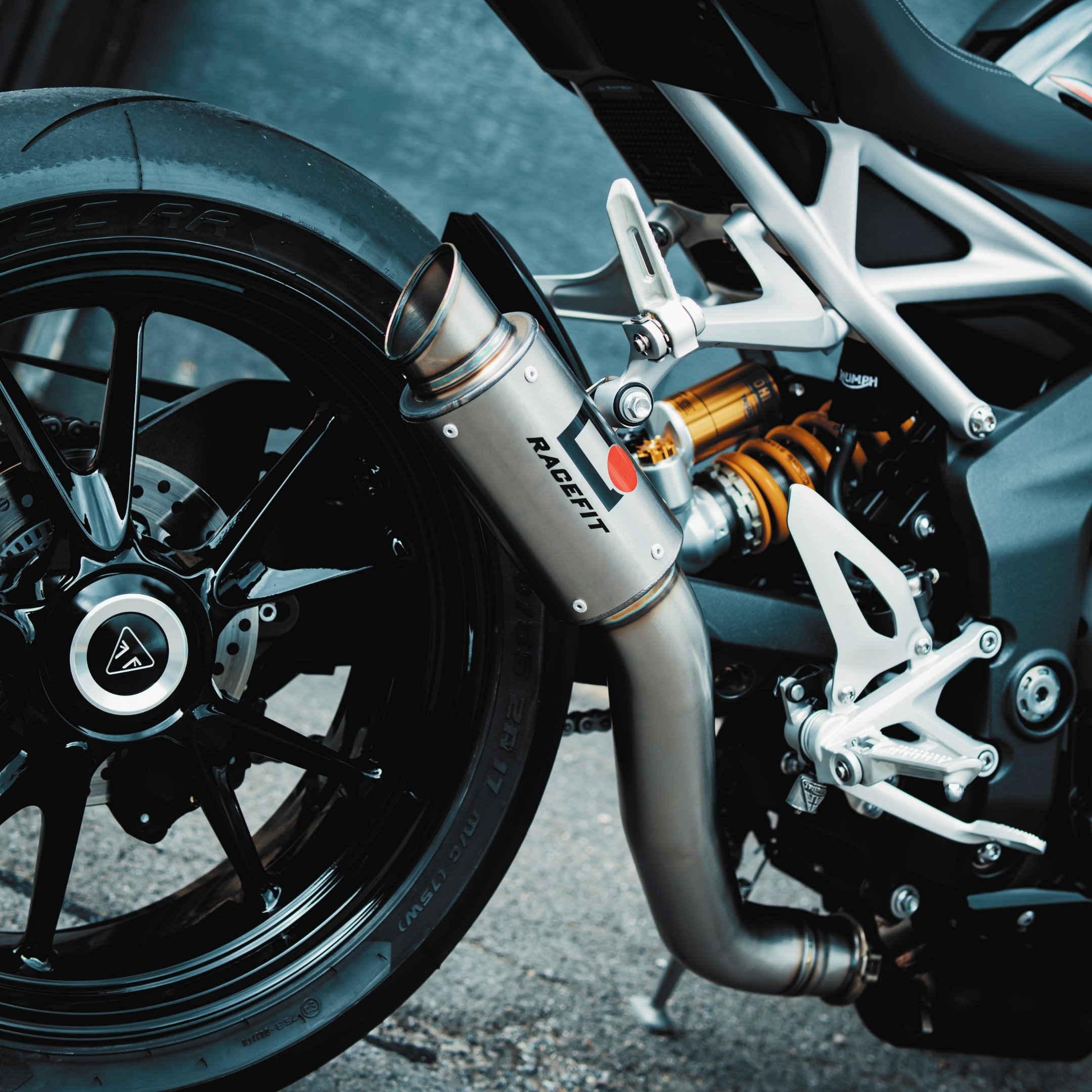 Evotech Performance リアスピンドルボビン Triumph Speed Triple 1200 RR (2022  PRN015485-02 パーツ